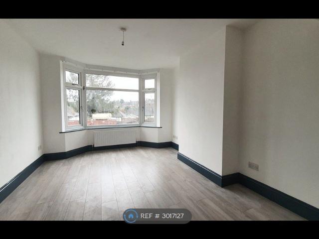 Milton Road, Luton LU1, 3 bed terraced house to rent, £1,850 pcm | PrimeLocation