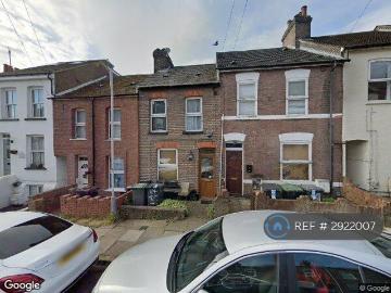 Milton Road, Luton, LU1 4 bed terraced house to rent £1,900 pcm £438 pw
