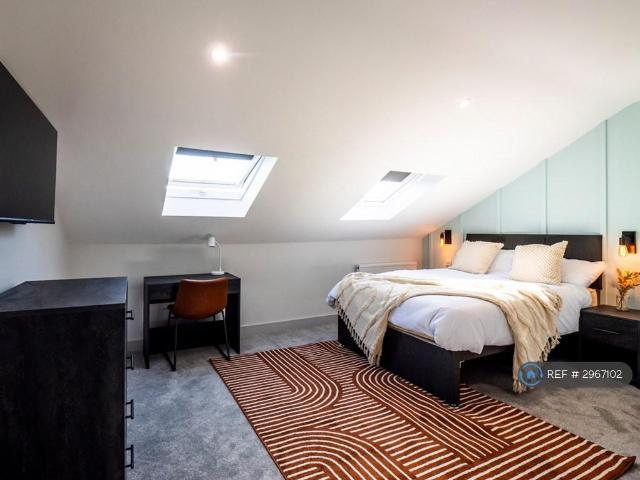 Milton Road, Portsmouth, PO3 1 bed in a house share to rent £700 pcm £162 pw