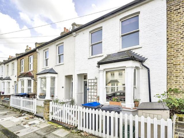 Milton Road, South Wimbledon, London. 4 bed terraced house to rent £3,600 pcm £831 pw