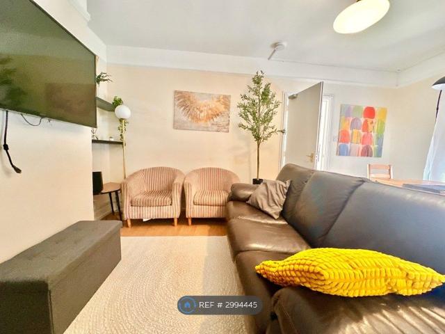 Milton Road, Southampton SO15, 3 bed flat to rent, £2,200 pcm | PrimeLocation