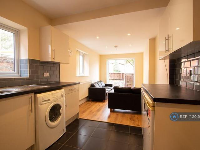 Milton Road, Southampton, SO15 4 bed terraced house to rent £1,836 pcm £424 pw