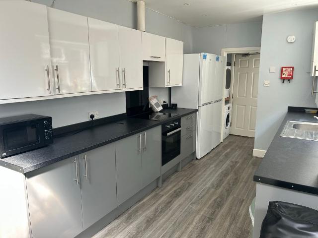 Milton Road, Southampton SO15, 4 bed shared accommodation to rent, £2,225 pcm | PrimeLocation