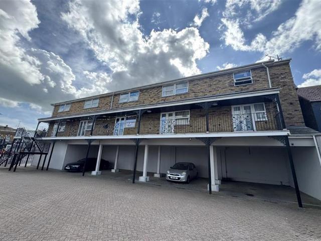 Milton View House, London Road. 1 bed flat to rent £900 pcm £208 pw