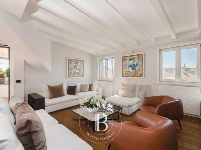 Milan, Appartement 3 Chambres 197 m² en location