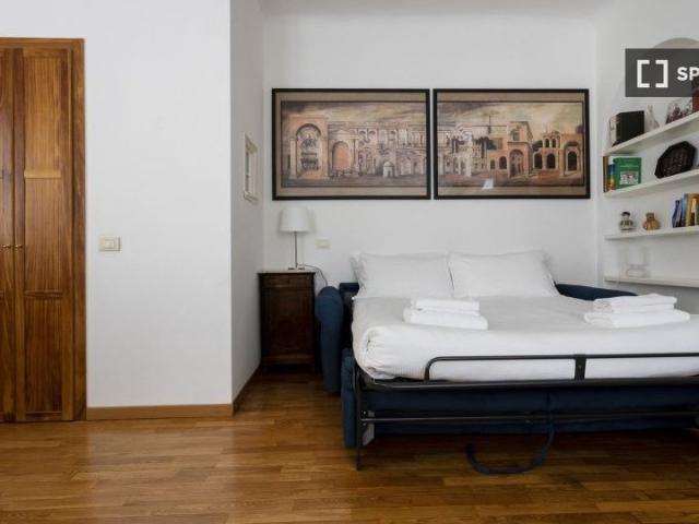 milan, Lombardy 20121