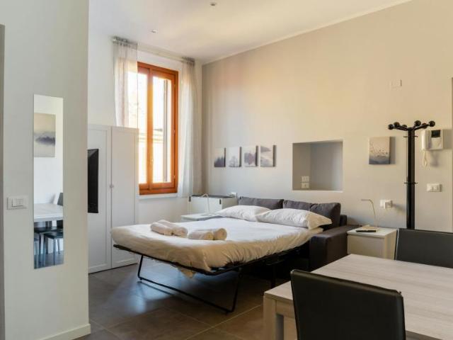 Milan Milan 20124 LS104784052
