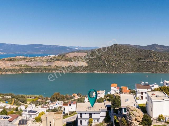 Milas Boğaziçi'nde Full Deniz Manzaralı Tam Müstakil Villa
