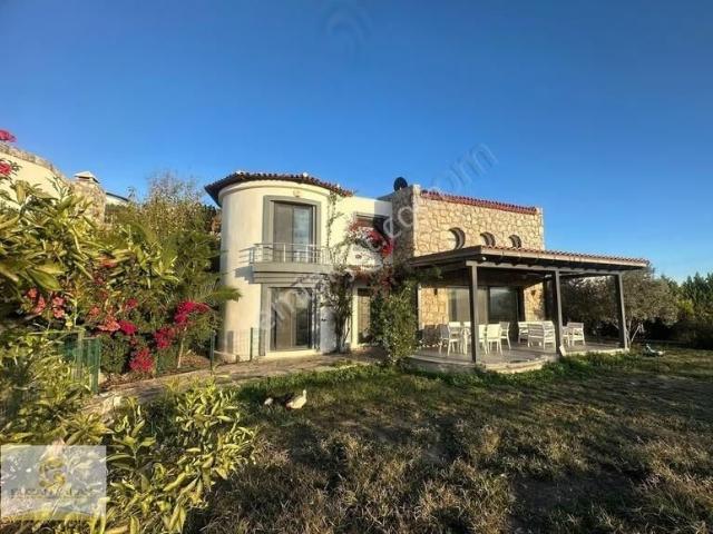 Milas Dörttepe 3+1 Müstakil Bahçeli, Doğa Ve Göl Manzaralı Villa
