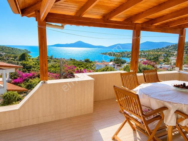 Milas Kıyıkışlacık Deniz Manzaralı Kiralık 4+1 Lüks Tripleks