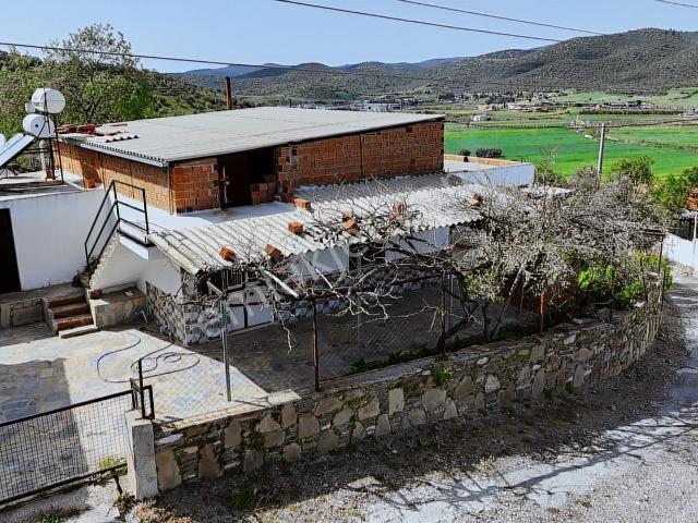 Milas Kemikler Köyü, Köy İçinde Satılık Köy Evi