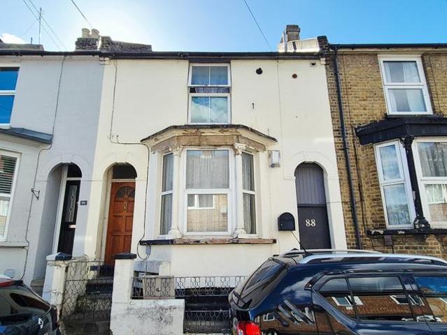 Milburn Road, Gillingham ME7 1 bed flat to rent £1,000 pcm £231 pw