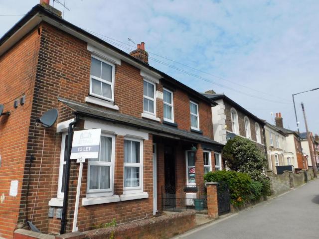 Mile End Road, Colchester CO4 Studio to rent £675 pcm £156 pw