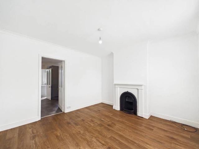 Mile End Road, Colchester, Essex, CO4 5BT