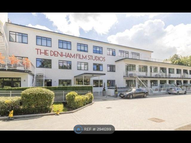 Miles House, Denham, Uxbridge UB9, 2 bed flat to rent, £1,750 pcm | PrimeLocation