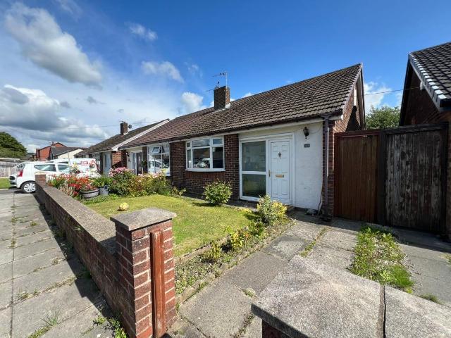 Miles Lane, Wigan WN6, 2 bed bungalow to rent, £900 pcm | PrimeLocation