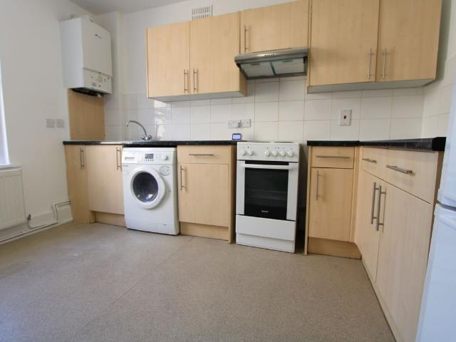 Miles Road, Epsom KT19, 3 bed flat to rent, £1,700 pcm | PrimeLocation