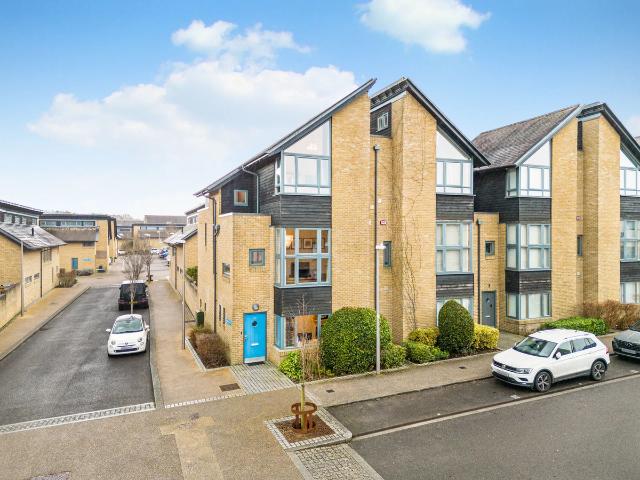 Milestone Road, Harlow CM17, 4 bed town house to rent, £2,500 pcm | PrimeLocation