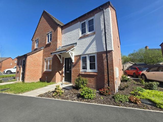Milestone Road, Loggerheads, Market. 2 bed semi detached house to rent £950 pcm £219 pw