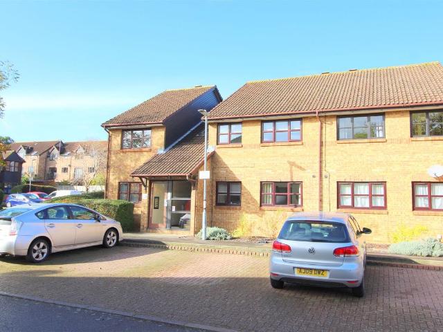 Milford Close, St. Albans AL4, 1 bed flat to rent, £1,250 pcm | PrimeLocation