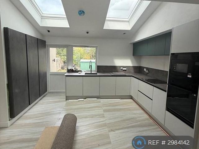 Milford Road, Leicester, LE2 5 bed semi detached house to rent £3,016 pcm £696 pw