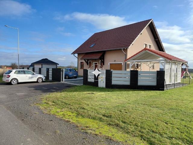 Komfortowy dom 160 m² z garażem i ogródkiem w Milikowie