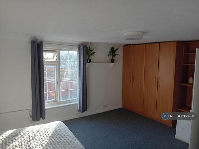 Military Road, Colchester, CO1 1 bed in a house share to rent £545 pcm £126 pw