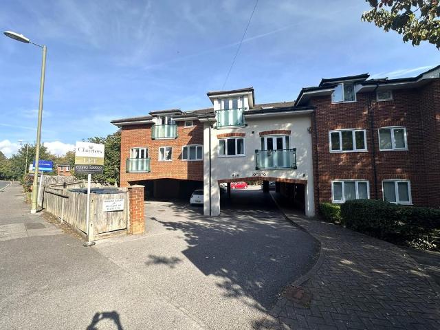 Military Road, Hampshire PO12 1 bed flat to rent £875 pcm £202 pw