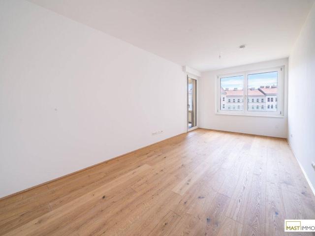 MILiving* 3 Zimmer Wohnung mit 12qm Freifläche!