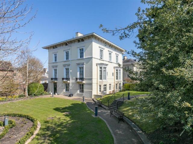 Mill Mount, York 3 bed apartment to rent £2,300 pcm £531 pw