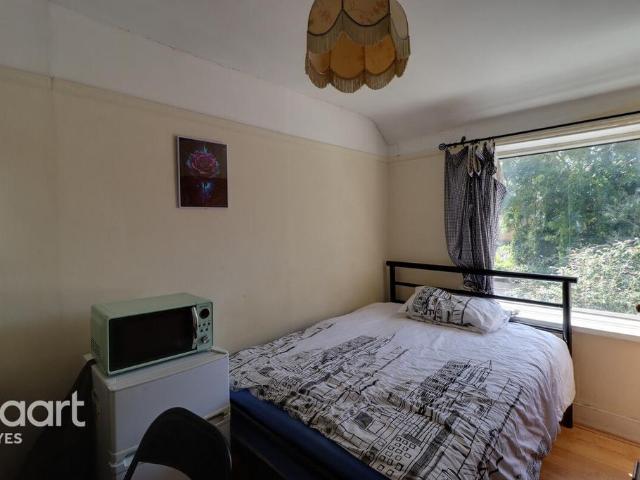 Mill Avenue, UXBRIDGE 1 bed in a house share to rent £800 pcm £185 pw