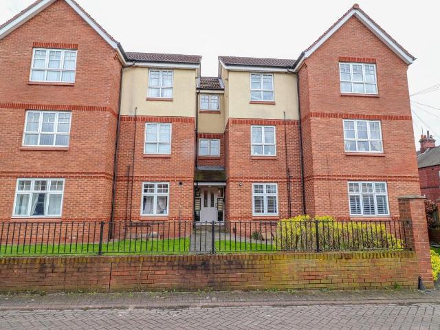 Mill Chase Gardens, Wakefield WF2, 2 bed flat to rent, £830 pcm | PrimeLocation