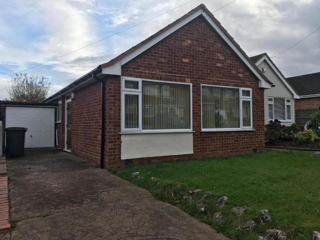 Mill Crescent, Tamworth B78, 2 bed bungalow to rent, £1,325 pcm | PrimeLocation