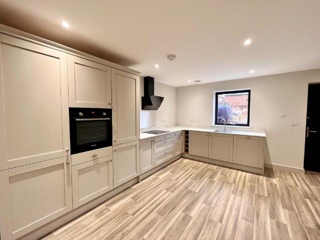 Mill Gate, Newark 2 bed terraced house to rent £995 pcm £230 pw