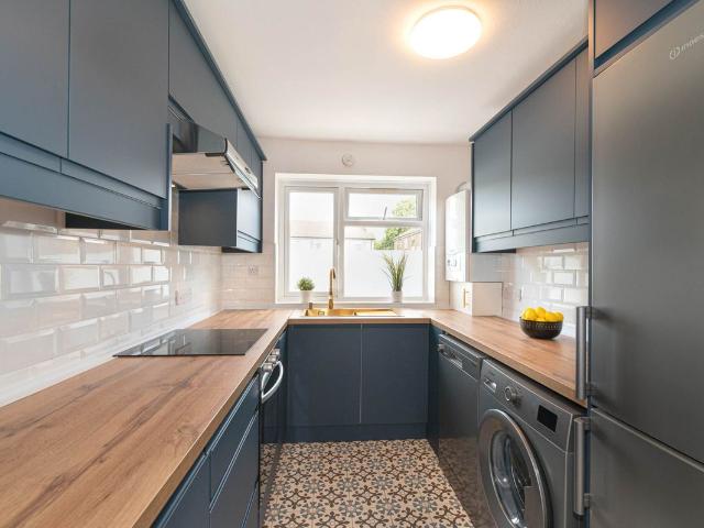 Mill Green, London Road, Mitcham CR4, 3 bed flat to rent, £2,150 pcm | PrimeLocation