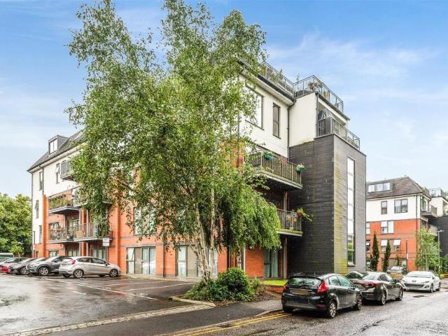 Mill Green Road, MITCHAM 1 bed apartment to rent £1,525 pcm £352 pw