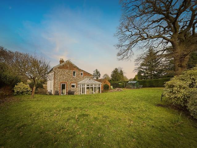 Mill Hill, Norwich NR13, 3 bed cottage to rent, £1,750 pcm | PrimeLocation