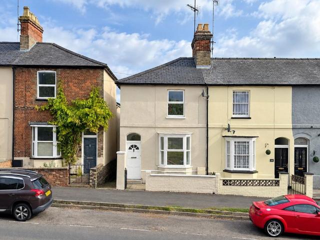 Mill Hill, Newmarket 2 bed end of terrace house to rent £1,200 pcm £277 pw