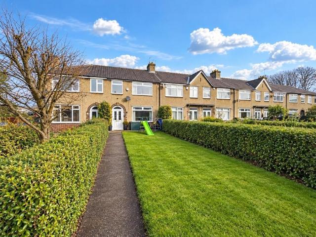 Mill Lane, Birkenshaw 3 bed townhouse to rent £950 pcm £219 pw
