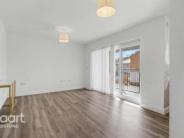 Mill Lane, Kent 2 bed apartment to rent £1,550 pcm £358 pw