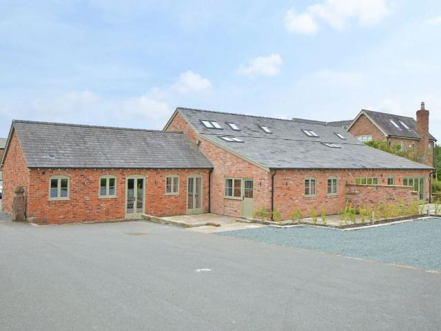 Mill Lane, Little Budworth CW6, 2 bed barn conversion to rent, £2,750 pcm | PrimeLocation