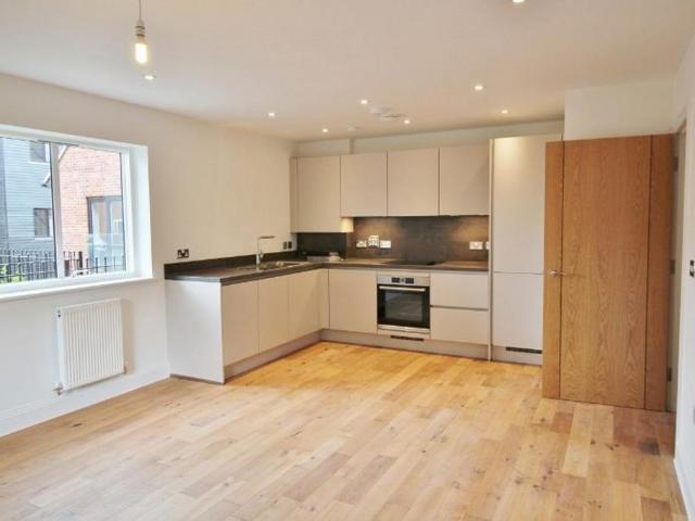 Mill Lane, Sevenoaks TN14 5GS 1 bed apartment to rent £1,550 pcm £358 pw