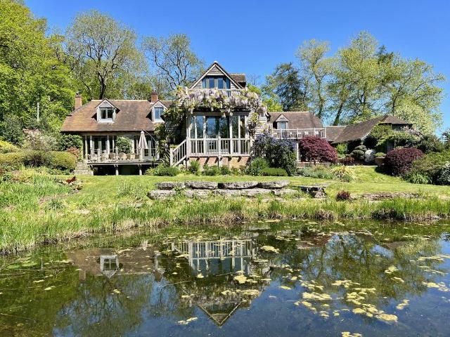 Mill Lane, Reading, RG4 6 bed country house to rent £9,500 pcm £2,192 pw