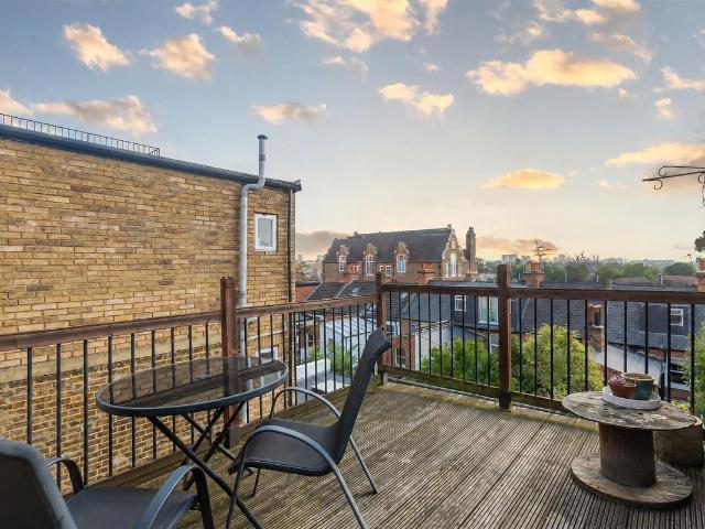 Mill Lane, West Hampstead NW6, 2 bed flat to rent, £2,750 pcm | PrimeLocation