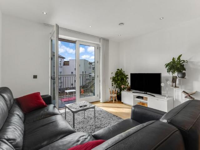 Mill Lane, West Hampstead, NW6 2 bed flat to rent £2,999 pcm £692 pw