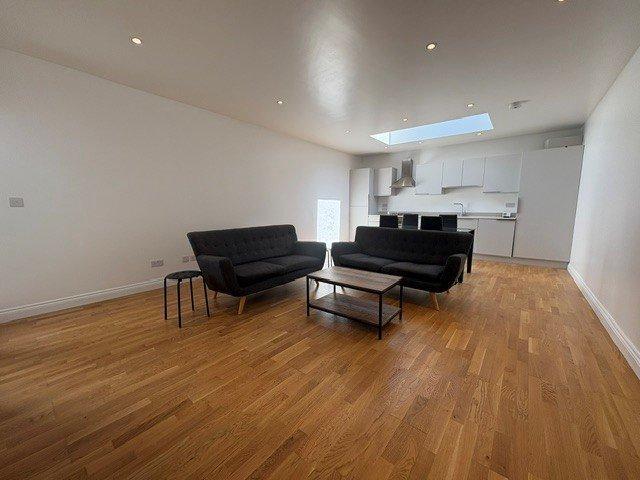 Mill Lane, West Hampstead NW6 3 bed flat to rent £3,250 pcm £750 pw