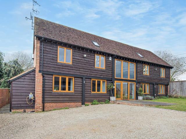 Mill Lane, Thame OX9 4 bed detached house to rent £3,500 pcm £808 pw
