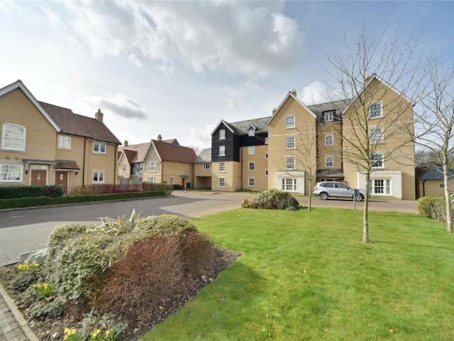 Mill Park Gardens, Mildenhall, Bury. 3 bed apartment to rent £1,250 pcm £288 pw