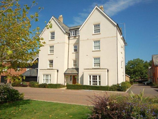 Mill Park Gardens, Mildenhall, Bury. 1 bed apartment to rent £1,250 pcm £288 pw