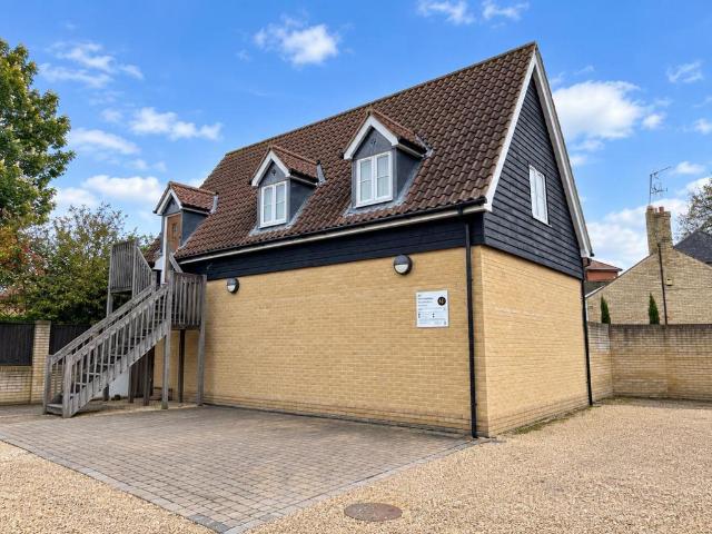 Mill Park Gardens, Mildenhall IP28 1 bed coach house to rent £1,250 pcm £288 pw